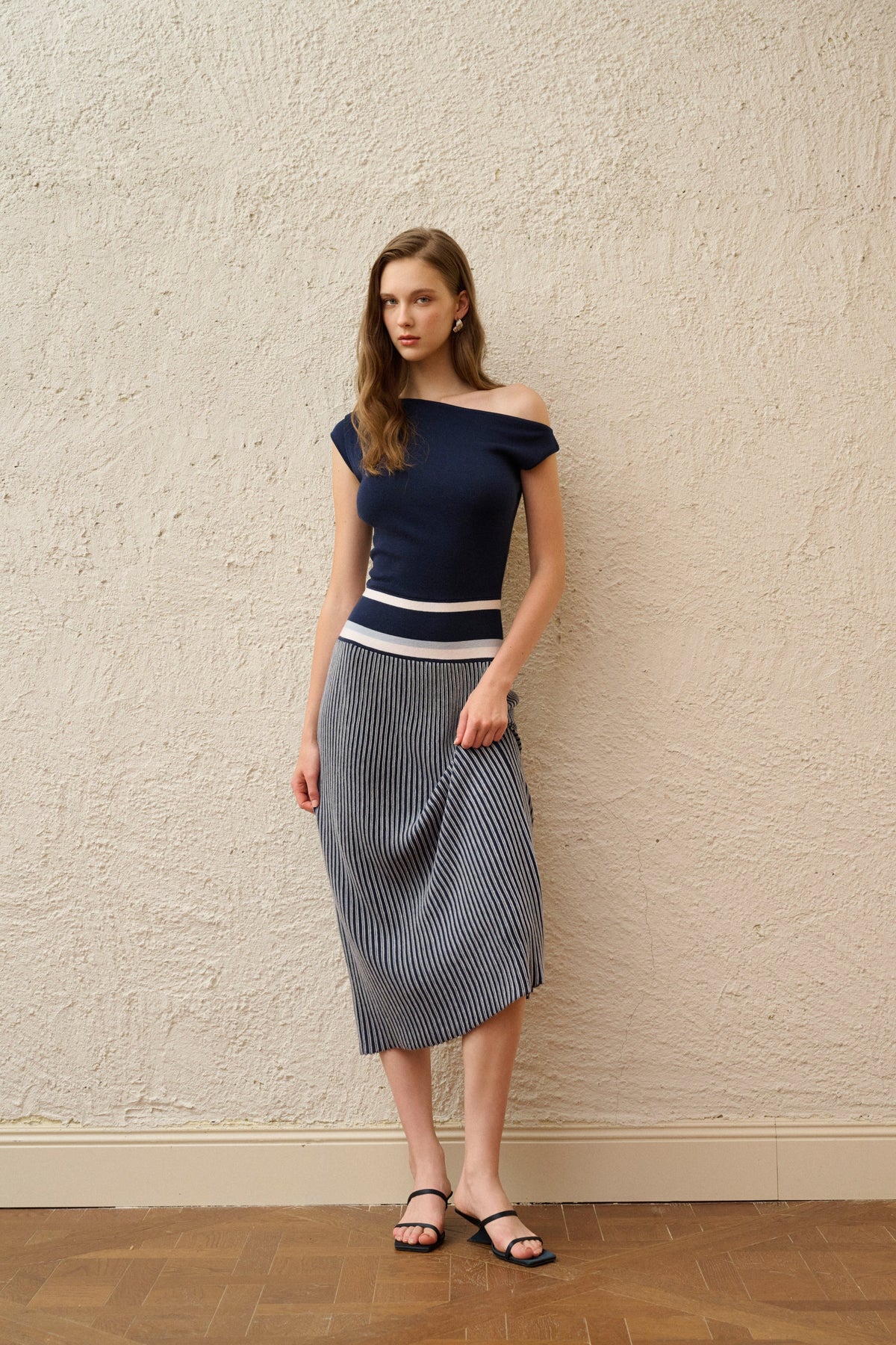 One-shoulder striped dress