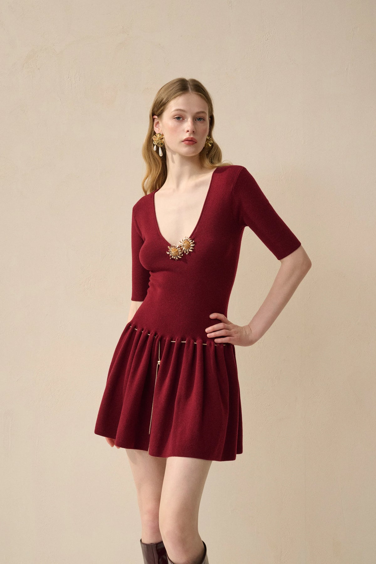 V neck short-sleeve mini dress